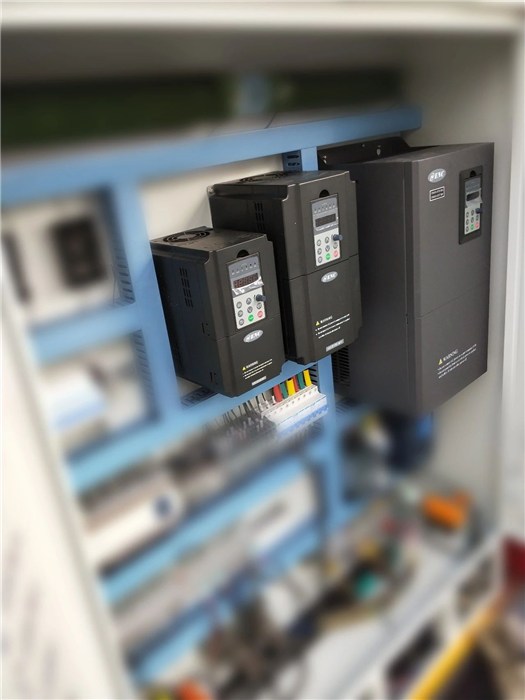 變頻器在系統中的應用-易能變頻器-北京一級代理商?？藗愃闺姎? />
</a>
<span><a href=